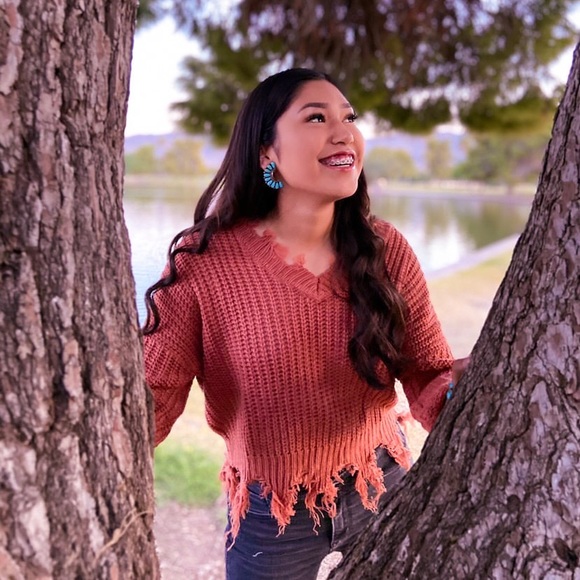 ๐๐ฅ FRINGE SWEATER TOP ๐ฅ - Picture 2 of 6